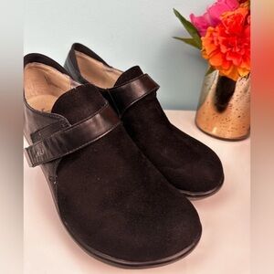 Black bootie wedges JBU memory foam size 8.5